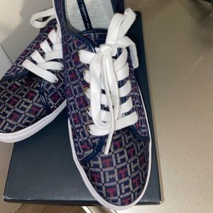 Tommy Hilfiger Sneakers 👟